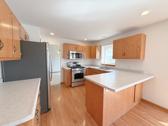 Building Photo - 1278 Knolls Ave S