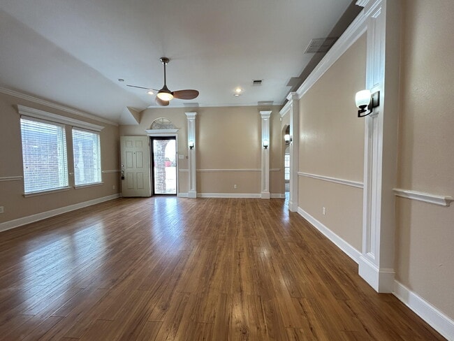 Building Photo - 5217 Harvard St