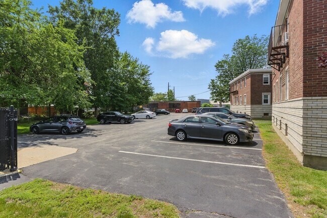 Building Photo - 42 Newman Rd