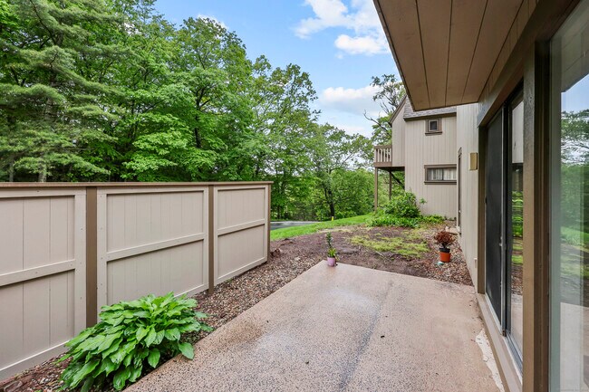 Building Photo - 46 Mallard Dr
