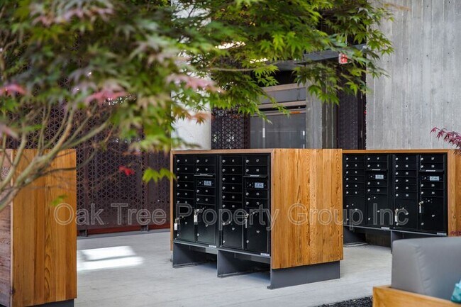 Building Photo - 532 Union St