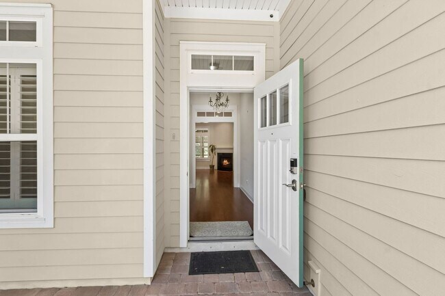 Building Photo - 4BR/3BA Home in Fernandina Beach – Great Location!