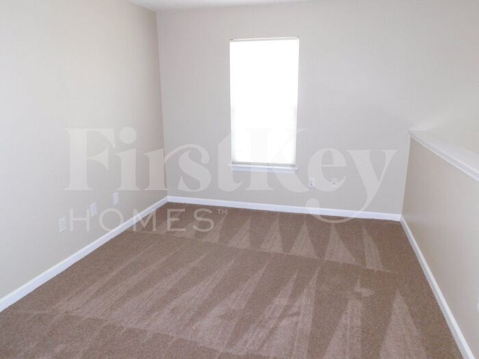 Building Photo - 3901 Doe Run Dr