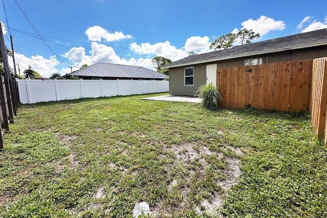 Building Photo - 6171 Heather St