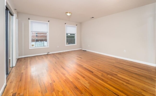 Building Photo - 355 West Side Ave