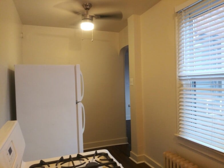 Building Photo - 808 N Main St