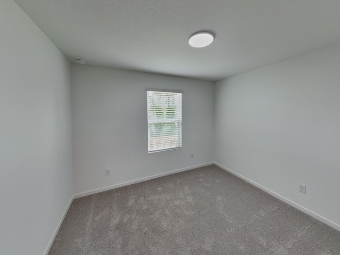 Building Photo - 610 Holly Lks Dr