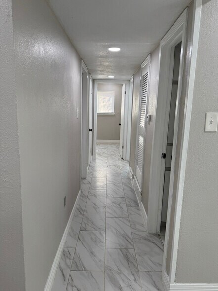 Building Photo - 1608 Muse St