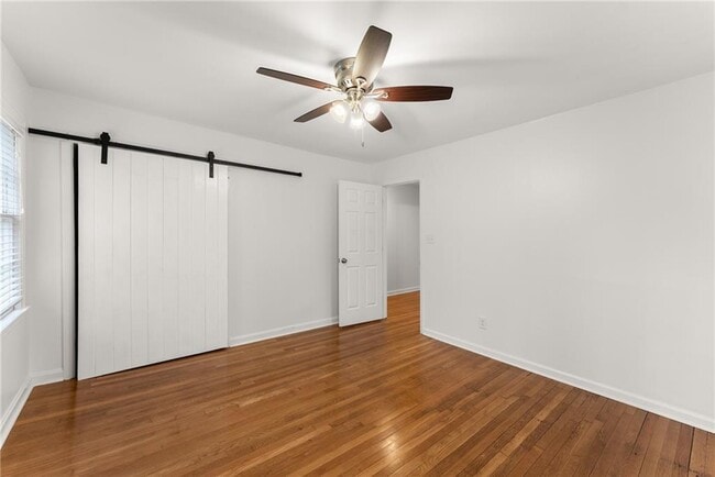 Building Photo - 4540 Club Valley Dr NE