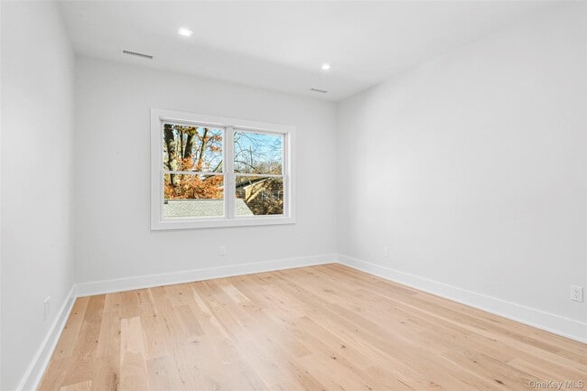 Building Photo - 65 Myrtle Blvd