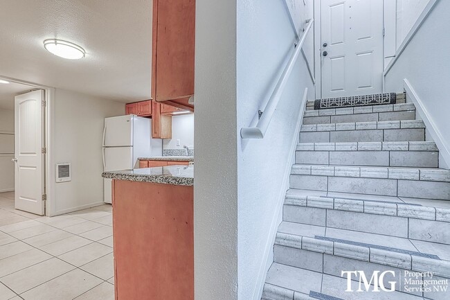 Building Photo - LouderbackPowell