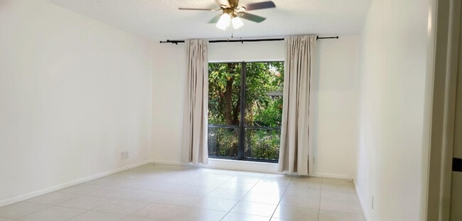 Building Photo - 10188 SW 53rd Ct