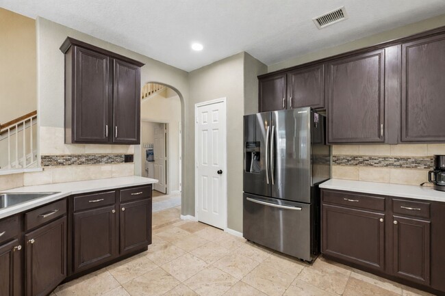 Building Photo - 25803 Longstone Rd