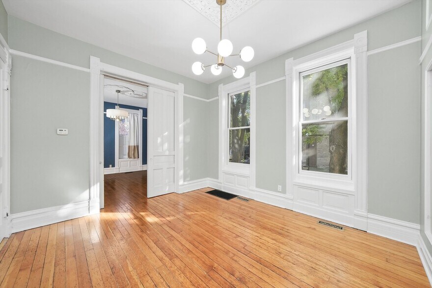 Primary Photo - 1900 N Bissell St