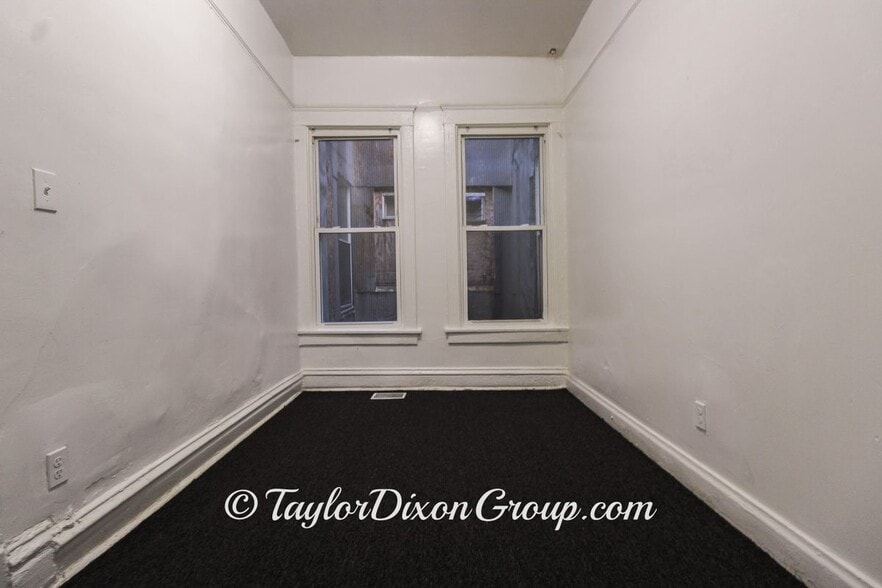 Building Photo - 4249 W Maypole Ave