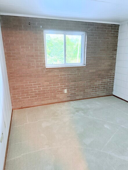 Building Photo - 439 College Ave