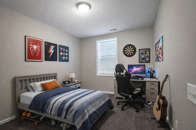 Building Photo - Stunning Split-Level Home with Space, Style & Scenic Views