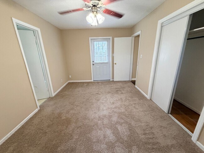 Building Photo - 3 Bedroom/2 Bath Home in Valdosta