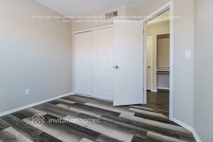 Building Photo - 12883 W Windsor Ave