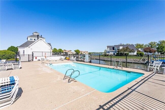 Building Photo - 72 Windward Way