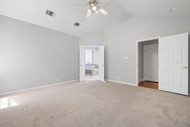Building Photo - 10117 Coleus Cove