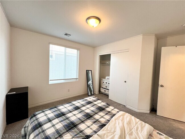 Building Photo - 5276 Sherwood Frst Ln