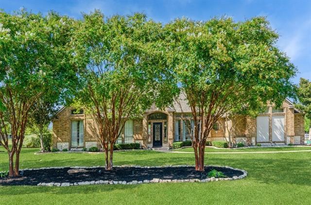 Building Photo - 819 Equestrian Dr