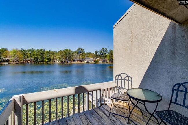 Building Photo - 8 Royalgate Dr