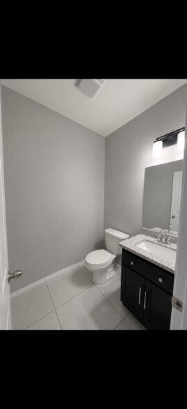 Building Photo - 4225 Gavilan Dr