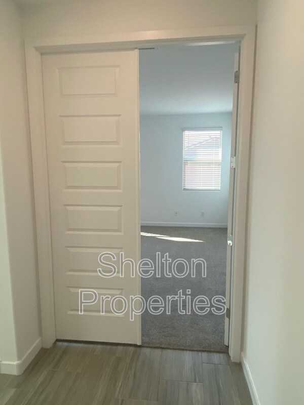 Building Photo - 14611 W Charter Oak Rd