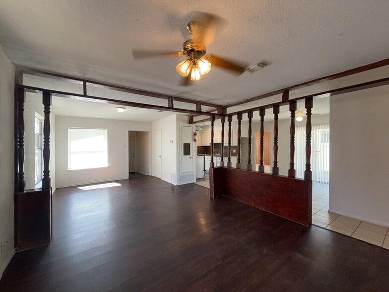 Building Photo - 6003 Highfield St