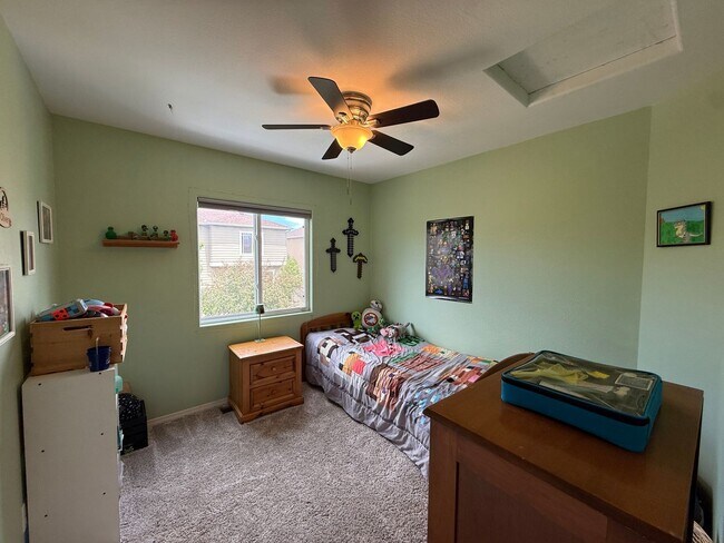 Building Photo - 6 Bed 4 Bath Home with 3000+ SQFT in Stetson Hills!!!