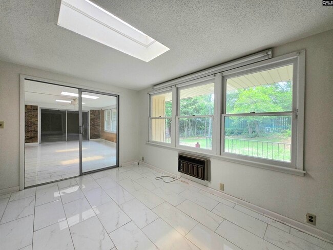 Building Photo - 77 Northlake Rd