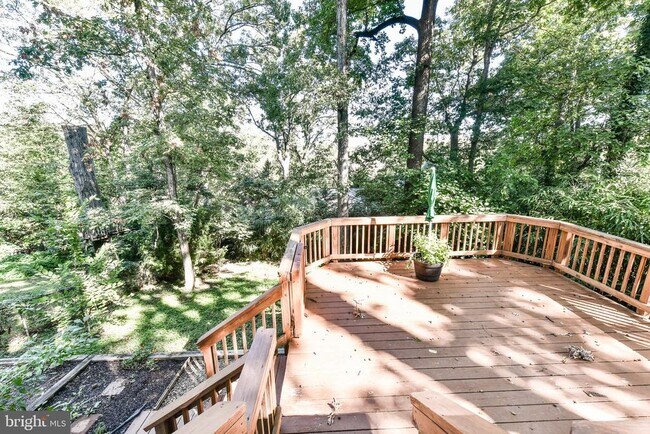 Building Photo - 1028 S Edison St