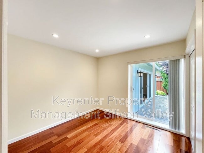 Building Photo - 772 Springwood Dr