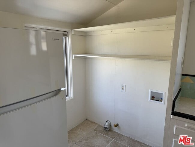 Building Photo - 409 N Monterey St