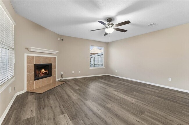 Building Photo - 16218 Bunker Ridge Rd