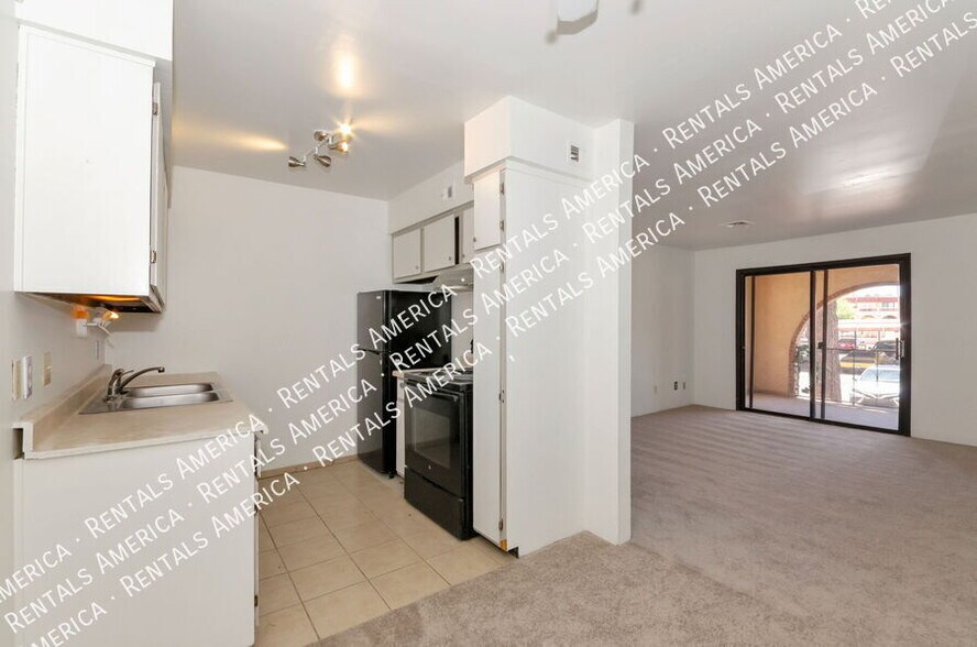 Building Photo - 6332 N Barcelona Ln