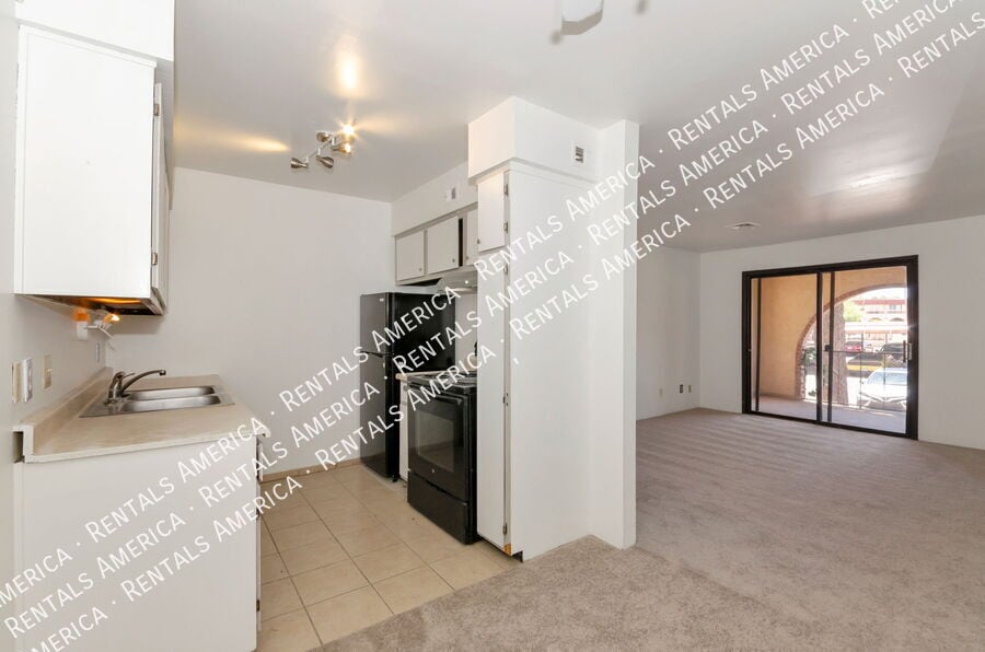 Building Photo - 6332 N Barcelona Ln