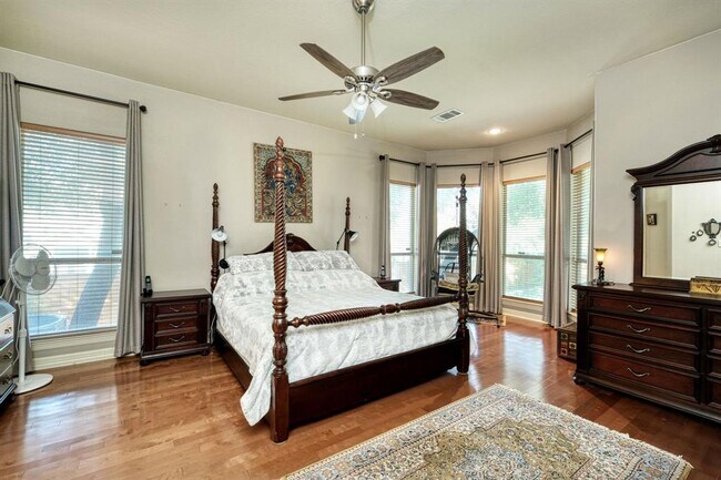 Building Photo - 1800 Bluffwood Pl