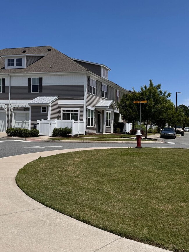Building Photo - 1303 Tides Edge Ct