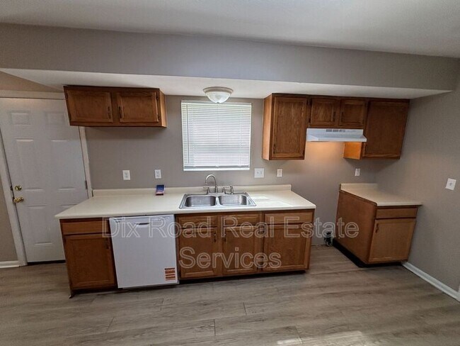 Building Photo - 307 Park Dr