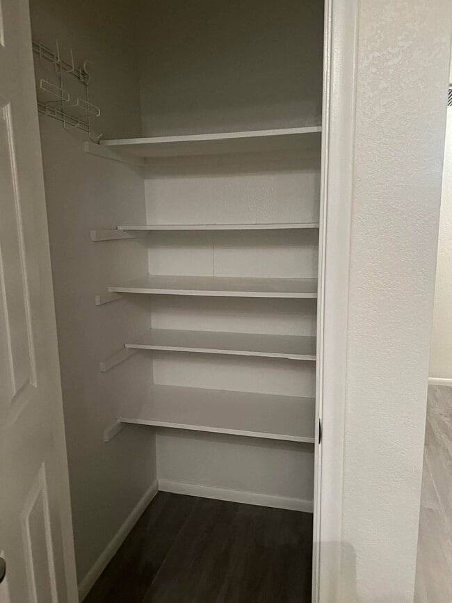 Building Photo - Calle Norlo