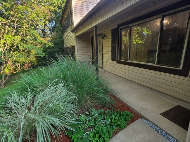 Building Photo - 7708 Suthard Dr