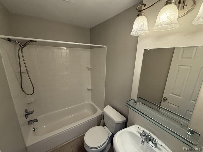 Building Photo - 13661 Kingston St