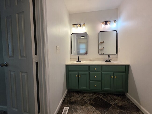 Building Photo - 3483 Arvin Dr