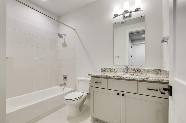Building Photo - 3905 Vantage Dr