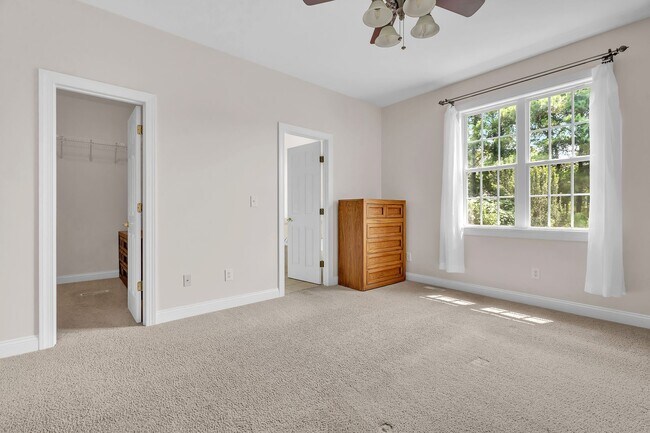 Building Photo - 210 Raven Ridge Ct