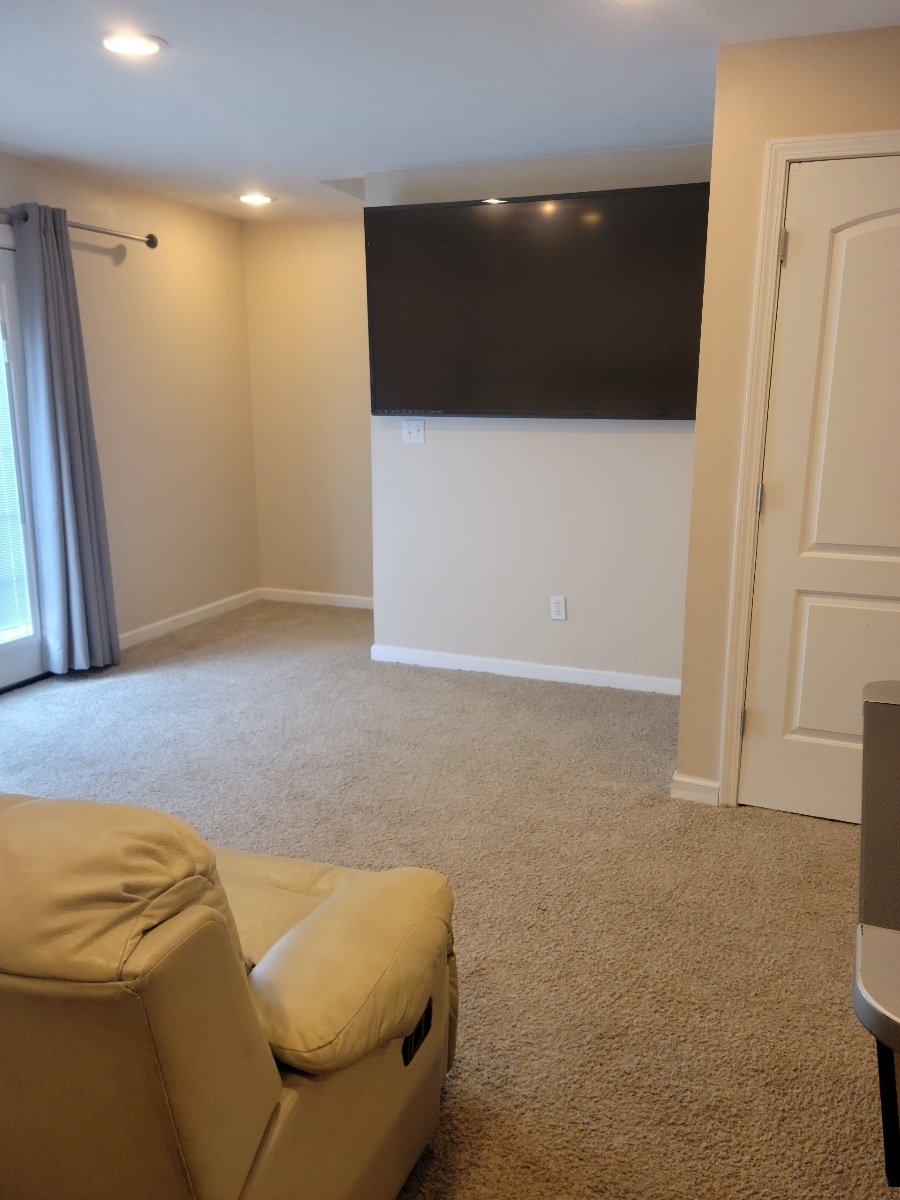 Building Photo - 305 Jasper Dr