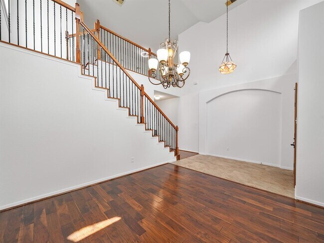 Building Photo - 25718 Westbourne Dr